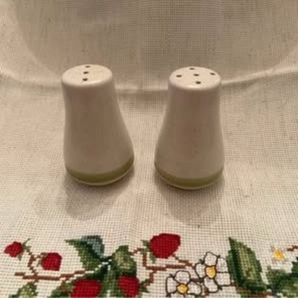 Vintage Stonybrook Salt & Pepper Shakers Set White Speckled Green Band